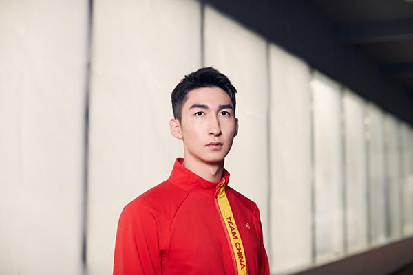 从罗斯托茨基到列纳特·达夫列吉亚罗夫，这两位导演先后在1972年和2015年以各自的方式，诠释了鲍里斯·瓦西里耶夫笔下的悲壮史诗。